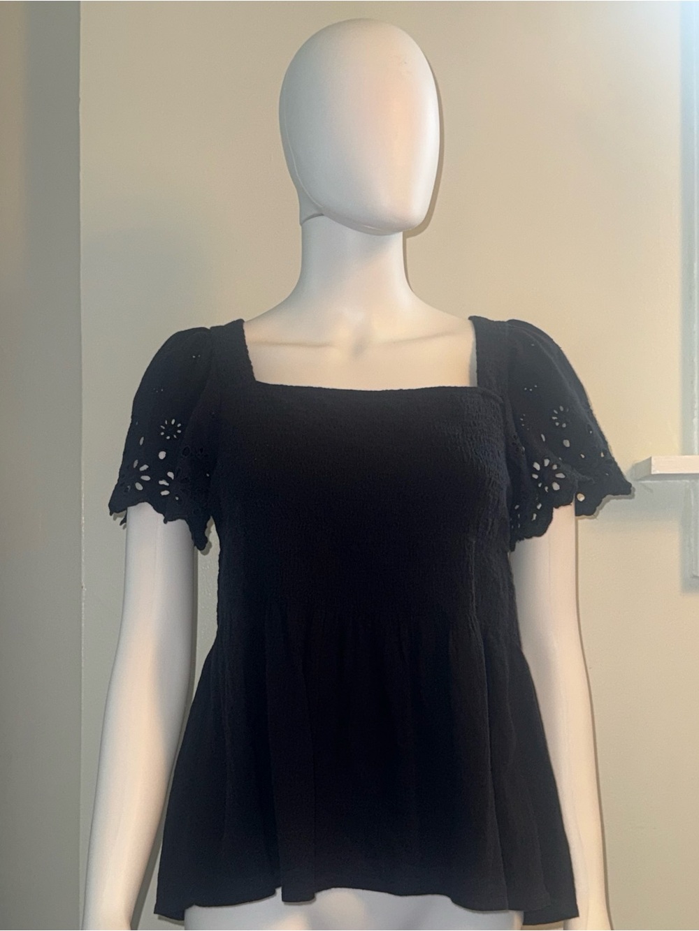 Madewell Black Square-Neck Eyelet Puff Sleeve Peplum Top - Picture 2 of 13